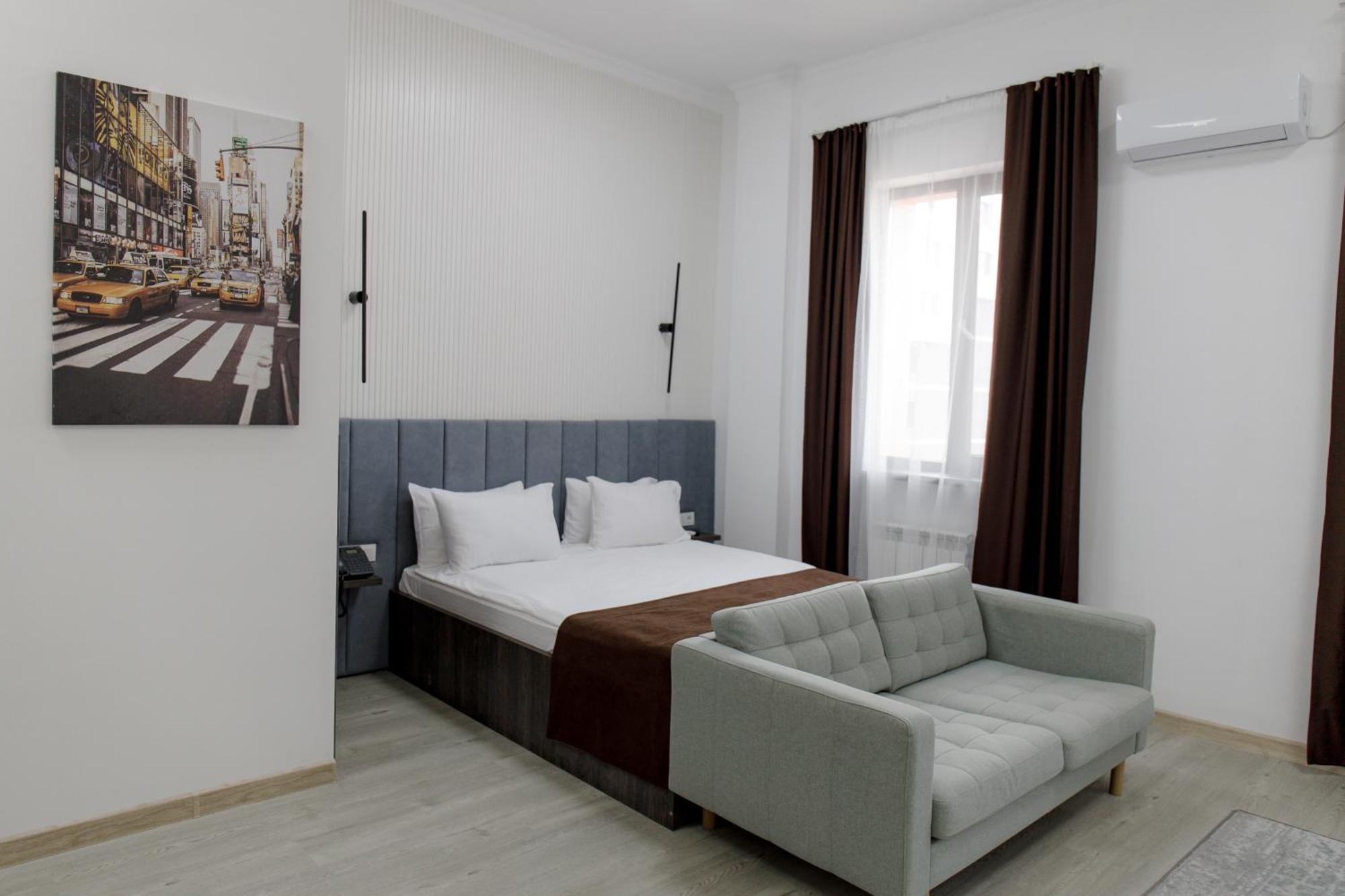 Hotel Infinity Plaza Block 1 Atyraū Exterior foto